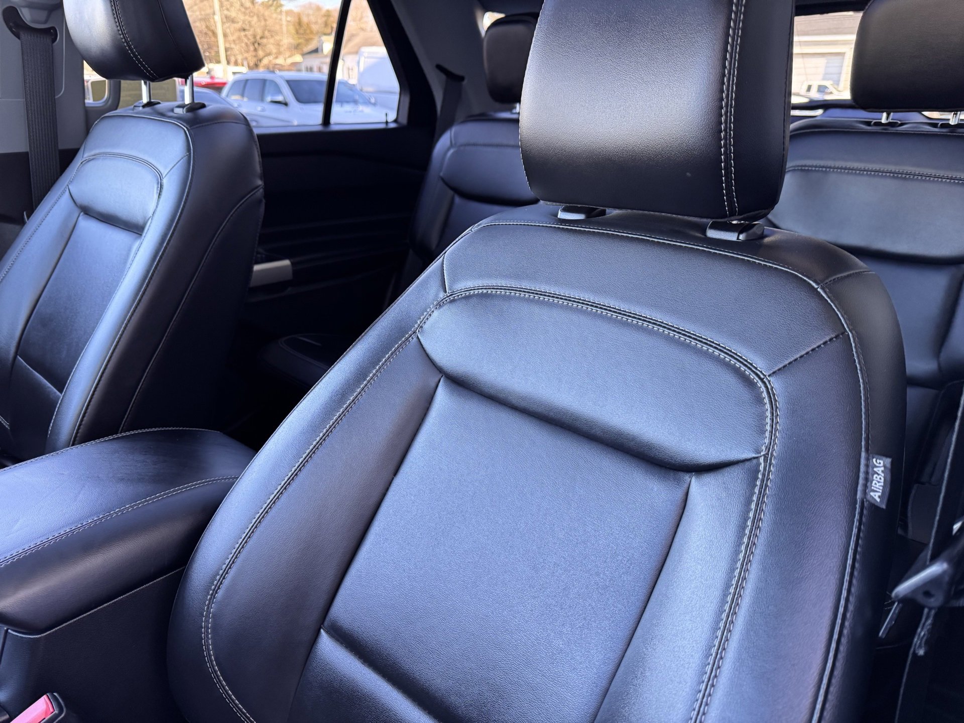 Used 2022 Ford Explorer XLT w/ Equipment Group 202A image 23