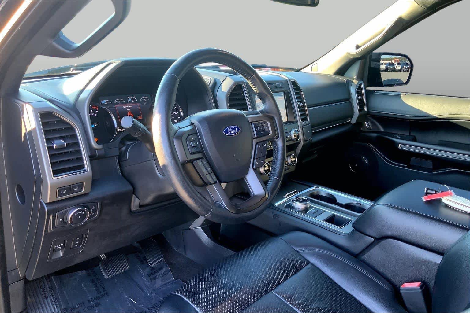Used 2019 Ford Expedition Max XLT w/ Equipment Group 202A RWD image 17