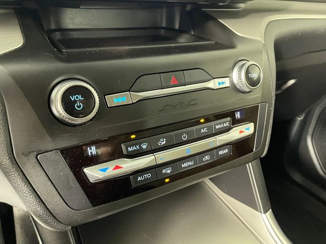 Used 2020 Ford Explorer XLT w/ Equipment Group 202A image 8