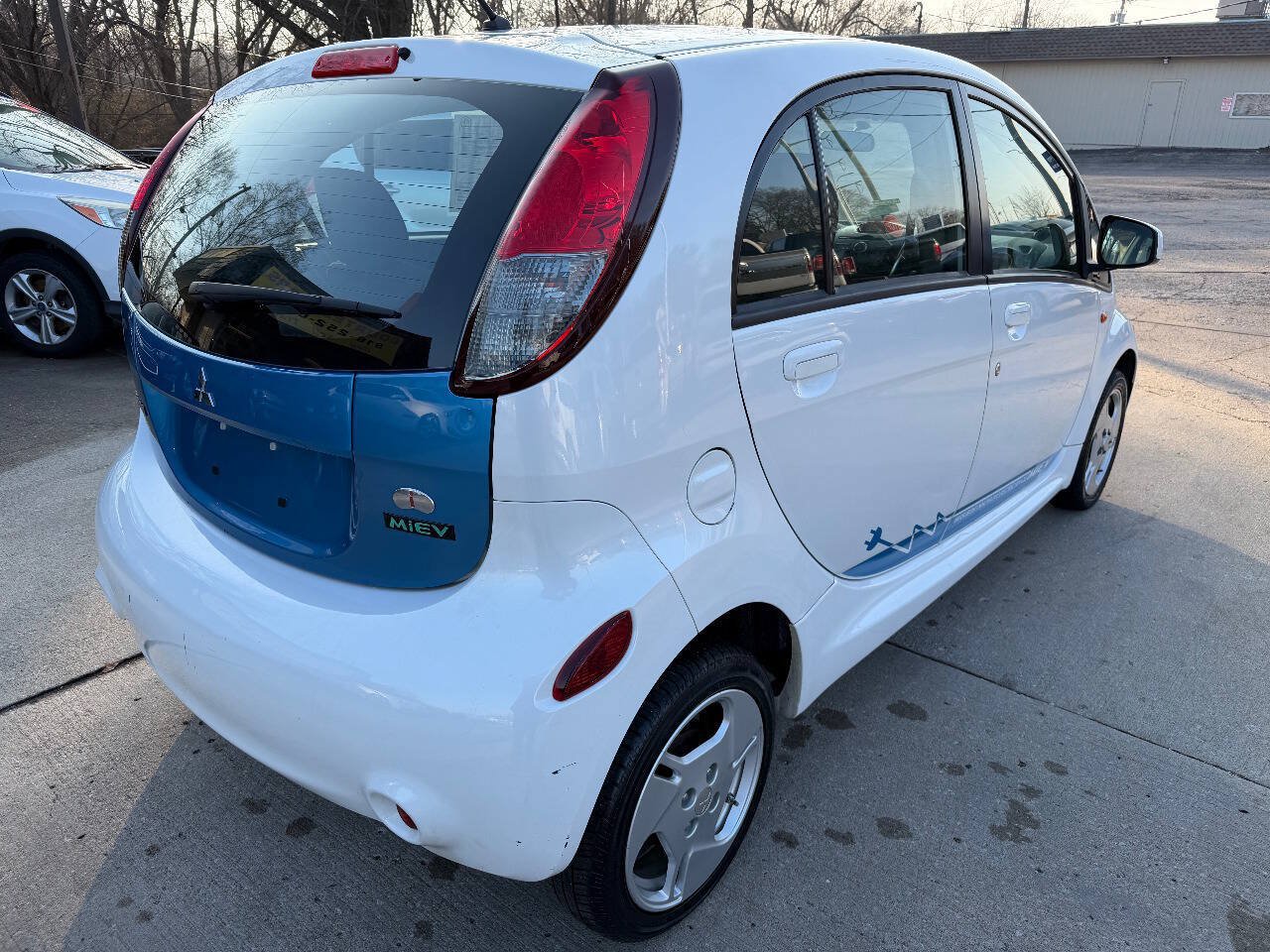 Used 2012 Mitsubishi i ES RWD image 7