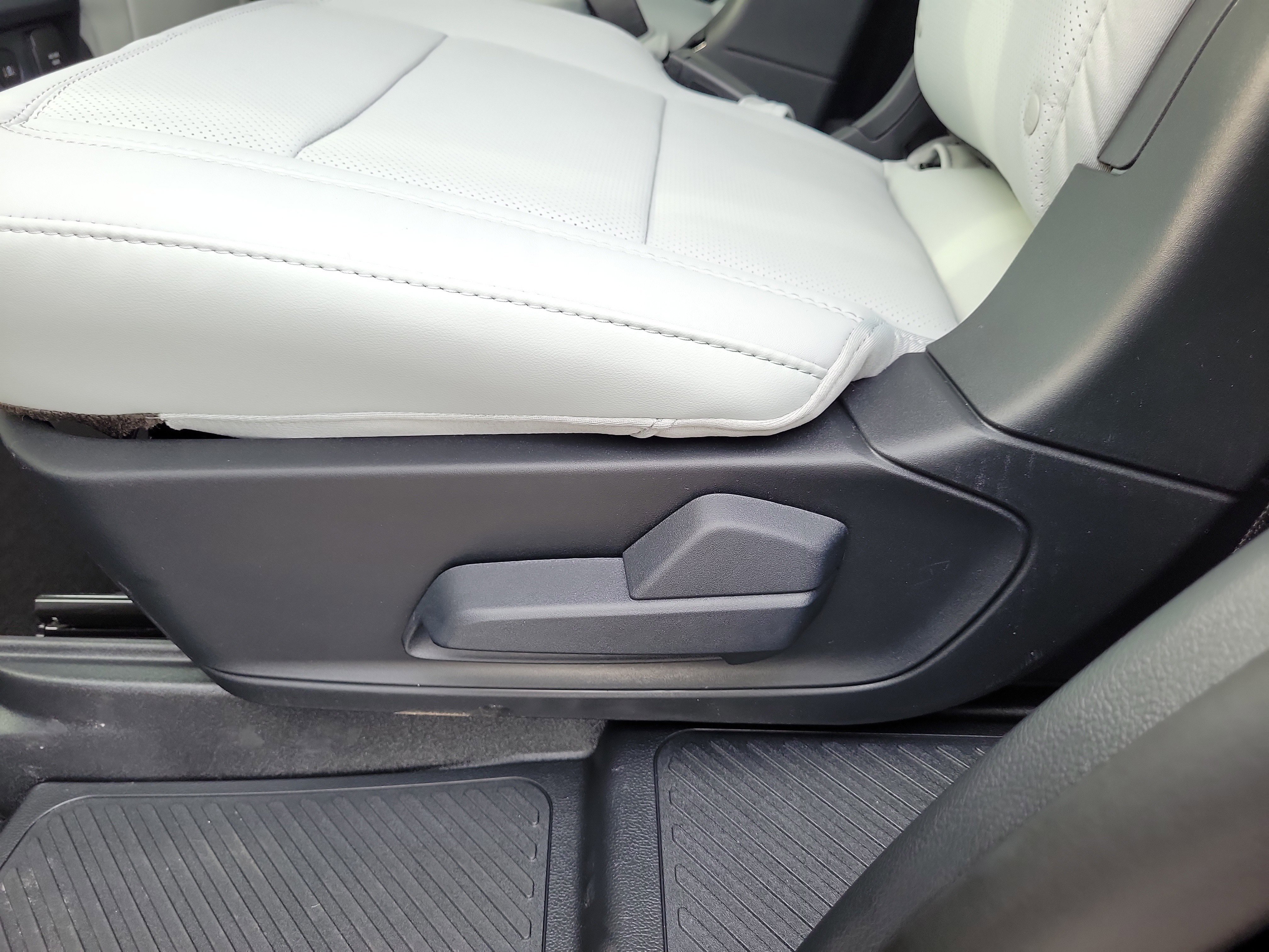 New 2026 Ford Explorer Platinum w/ LUX Leather Package AWD/4WD image 10