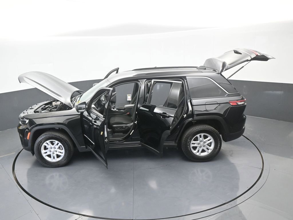 Used 2025 Jeep Grand Cherokee Laredo image 66