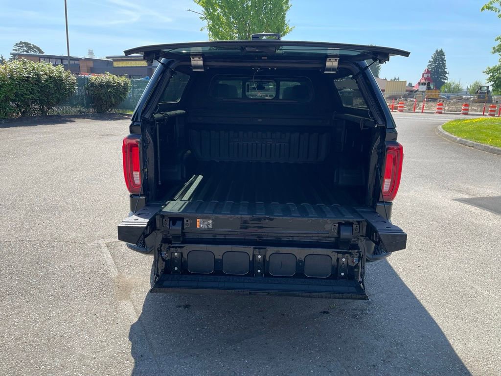 Certified 2021 GMC Sierra 1500 Denali w/ Denali Ultimate Package AWD/4WD image 4