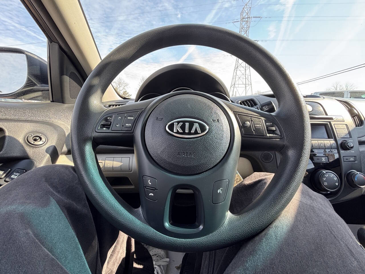Used 2010 Kia Forte EX image 21
