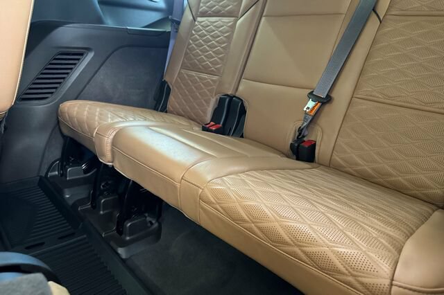 Used 2021 Cadillac Escalade Sport w/ Driver Assist Tech Package AWD/4WD image 16
