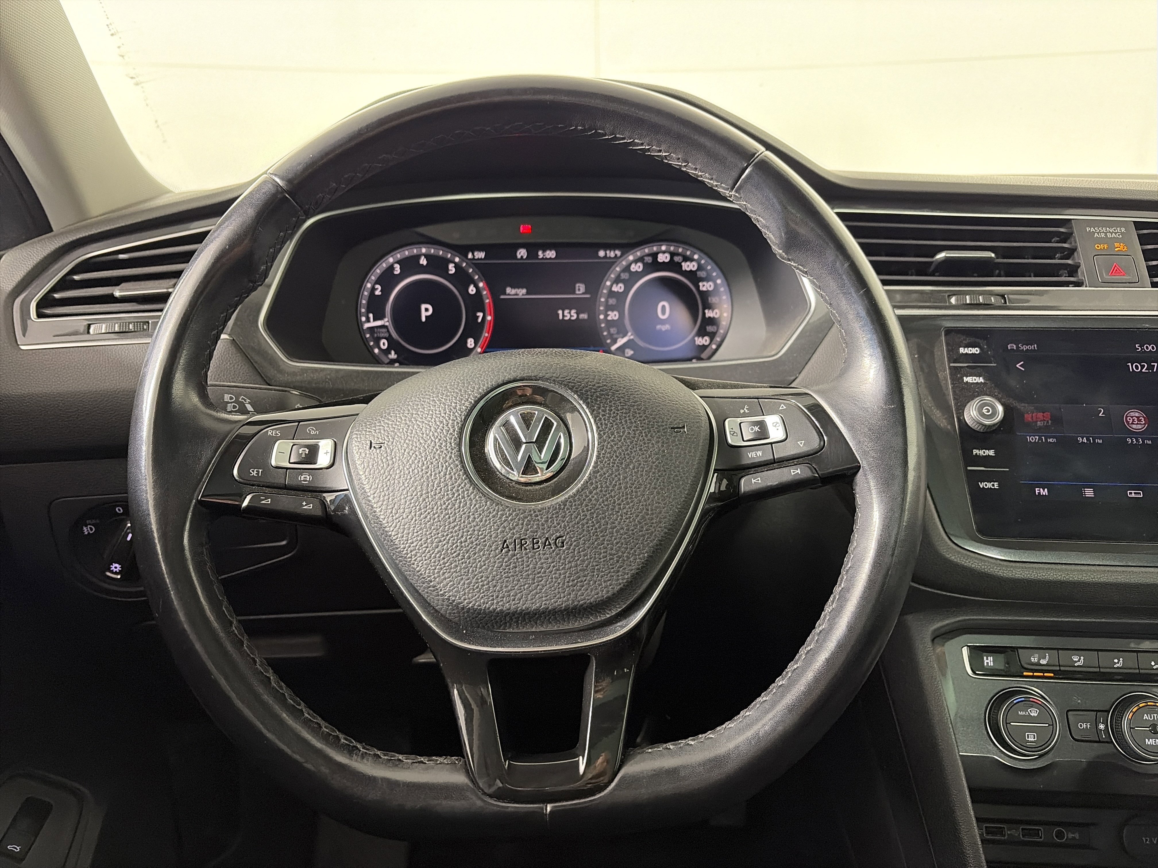 Used 2019 Volkswagen Tiguan SEL Premium image 29