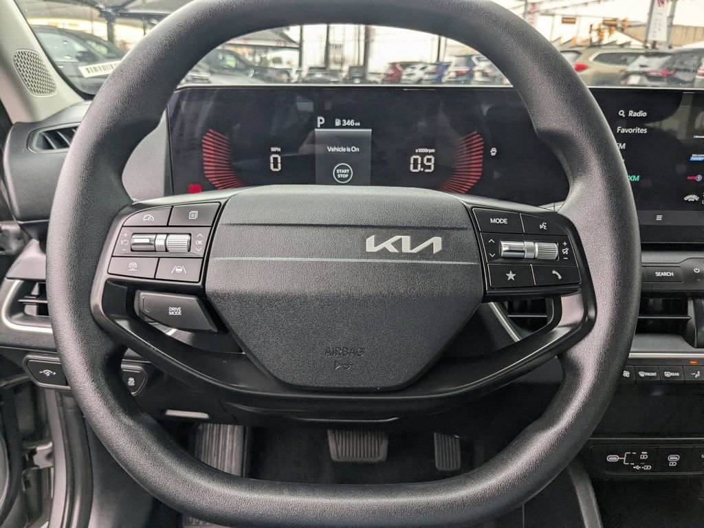 Used 2025 Kia K4 LXS image 17