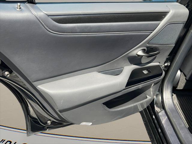 Certified 2024 Lexus ES 350 w/ Technology Package FWD image 18