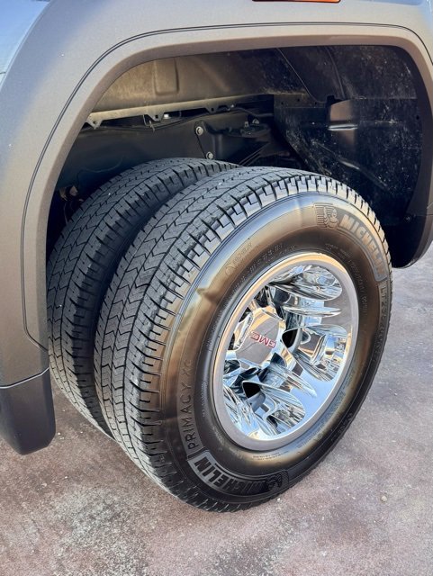 Used 2025 GMC Sierra 3500 SLT w/ SLT Convenience Package image 20