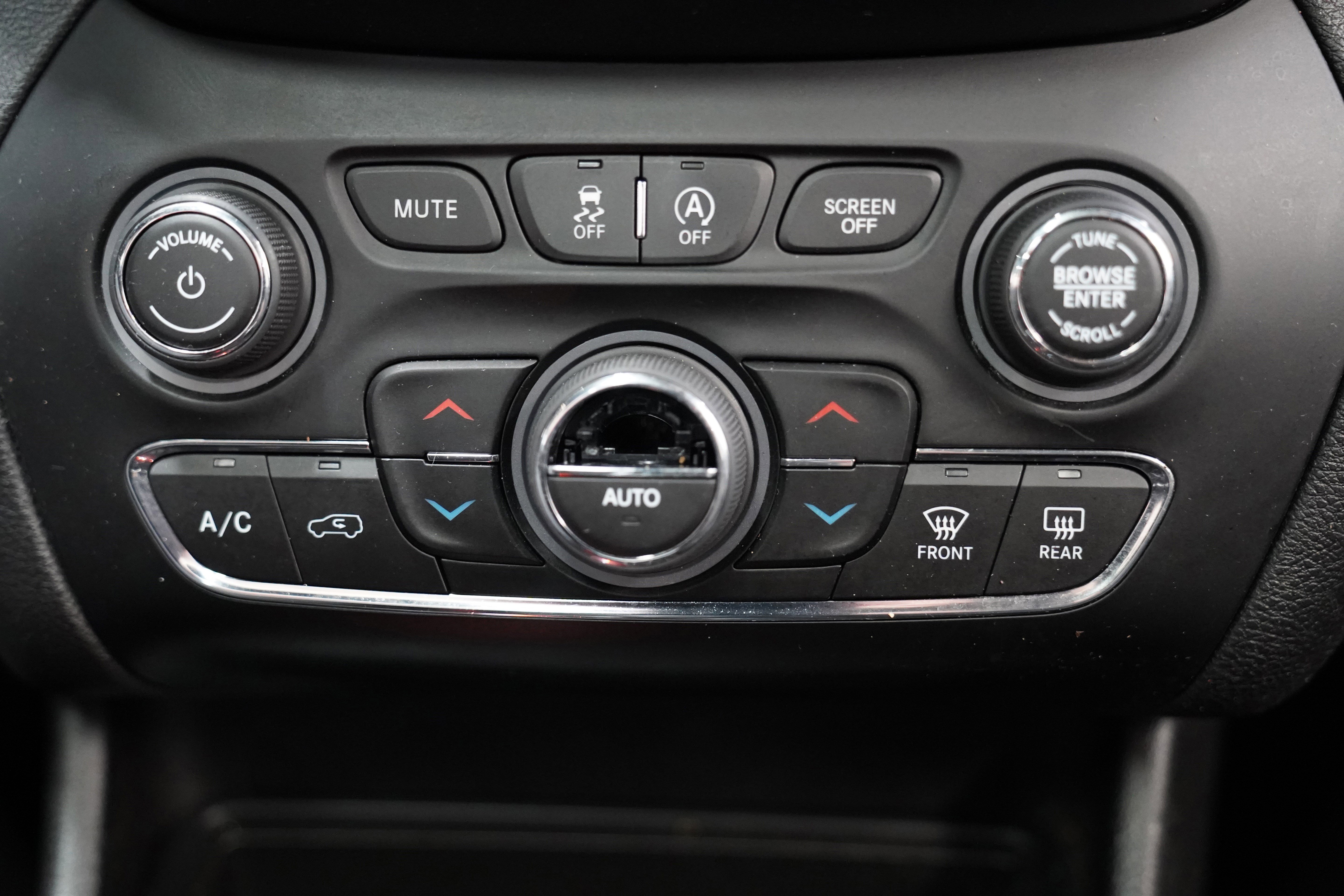 Used 2021 Jeep Cherokee Latitude Lux 80th Anniv w/ Quick Order Package 26U 80TH AWD/4WD image 29