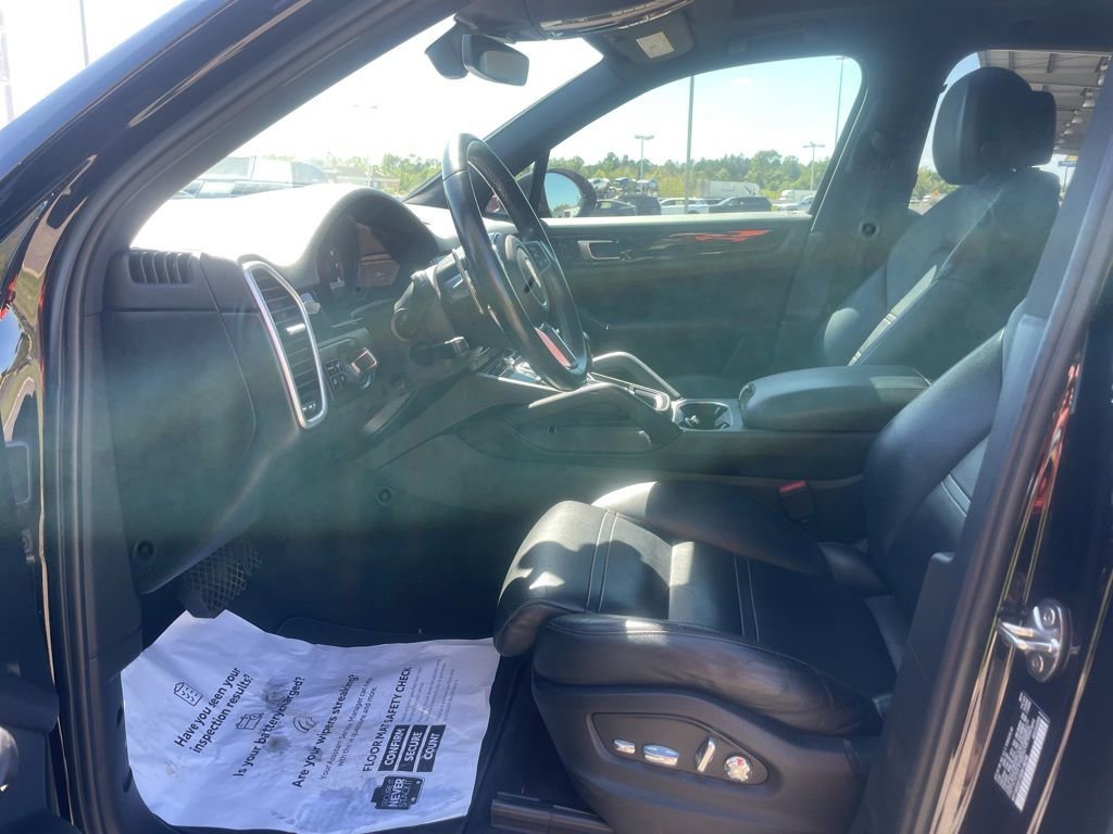 Used 2019 Porsche Cayenne image 12