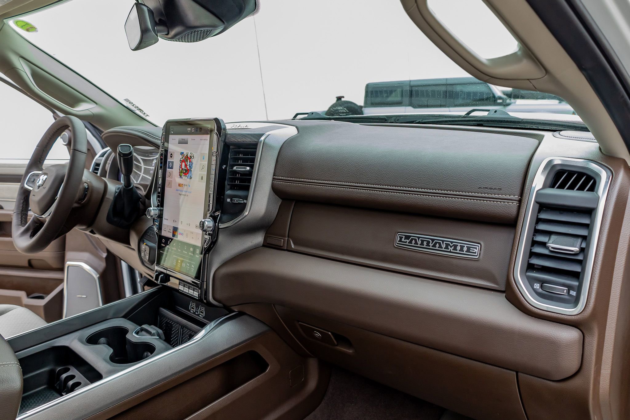Used 2025 RAM 3500 Laramie image 18
