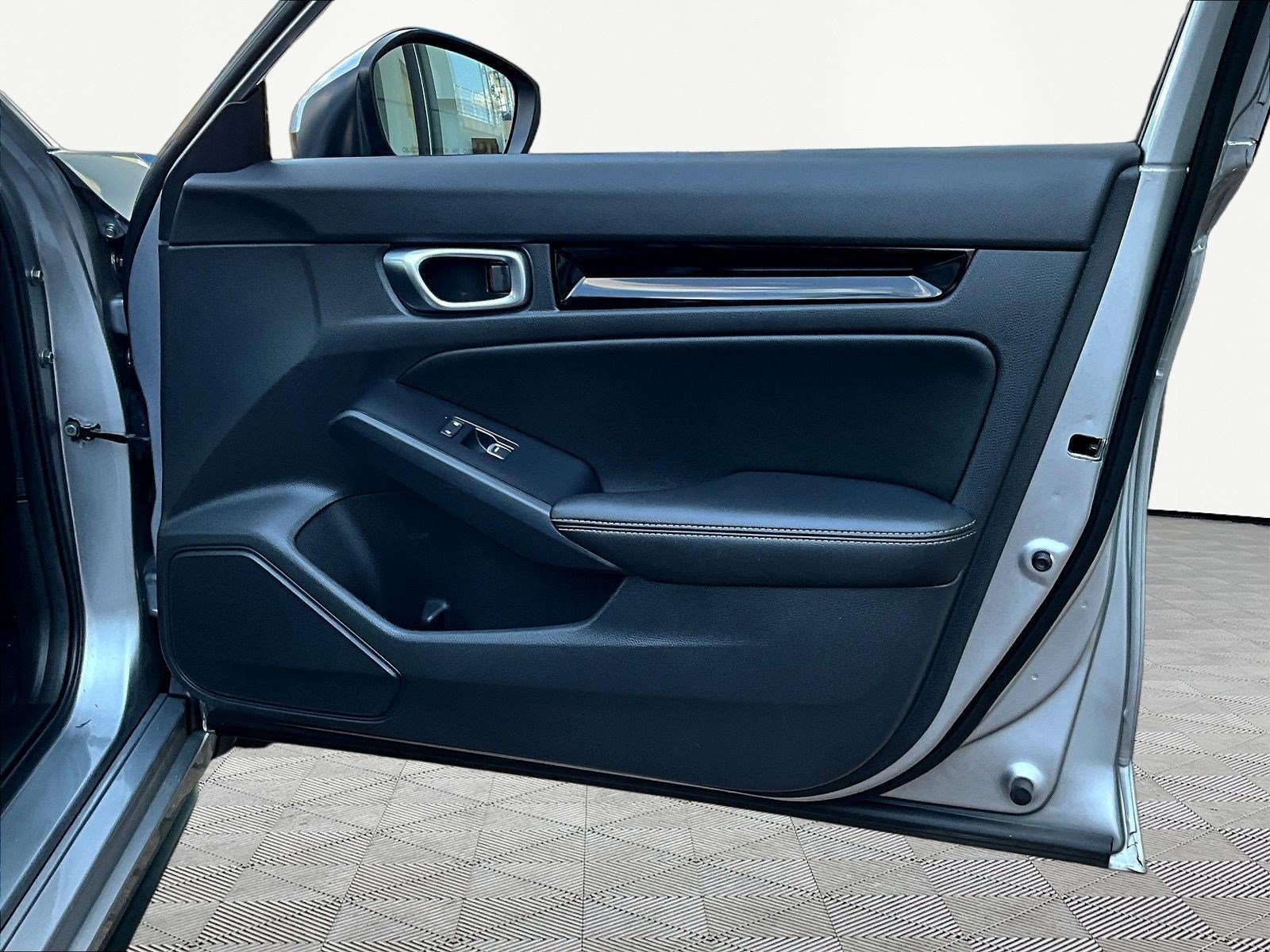 Used 2023 Honda Civic EX-L image 26