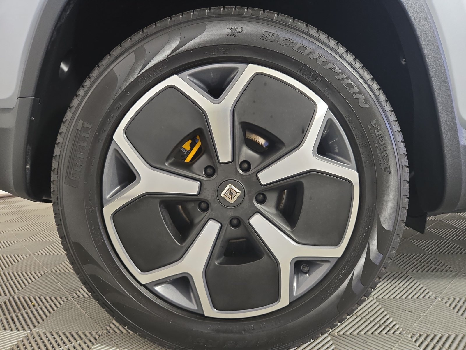 Used 2024 Rivian R1S Adventure Quad AWD/4WD image 12