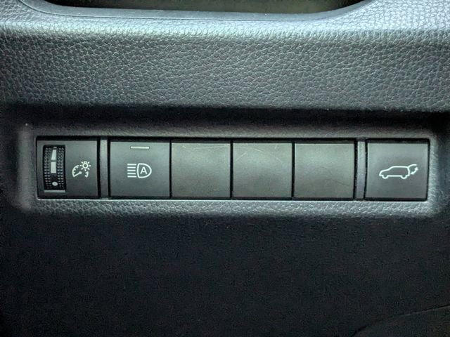 Used 2020 Toyota RAV4 XLE w/ Convenience Package image 29