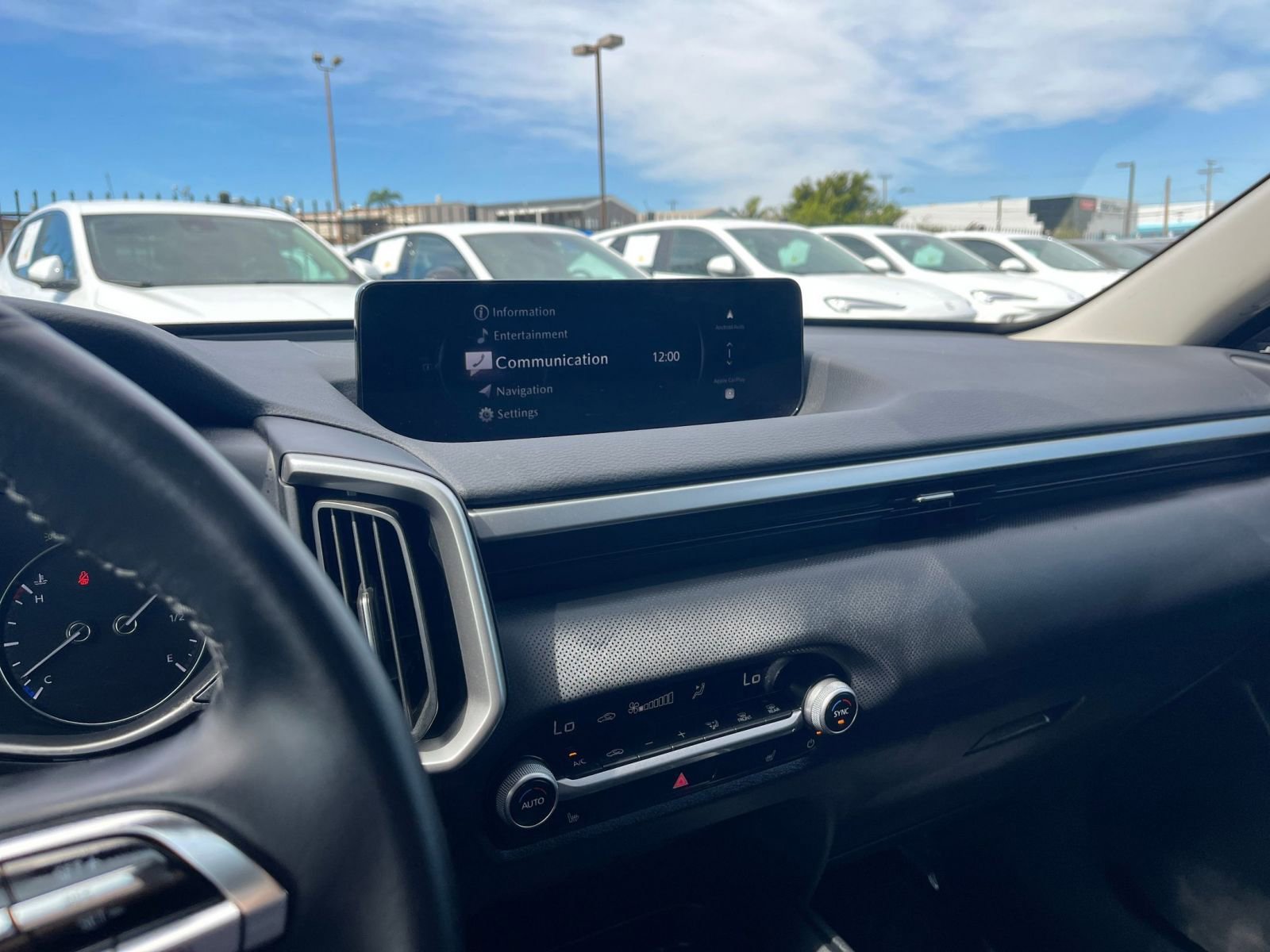 Used 2025 MAZDA CX-50 AWD 2.5 S w/ Premium Package image 17