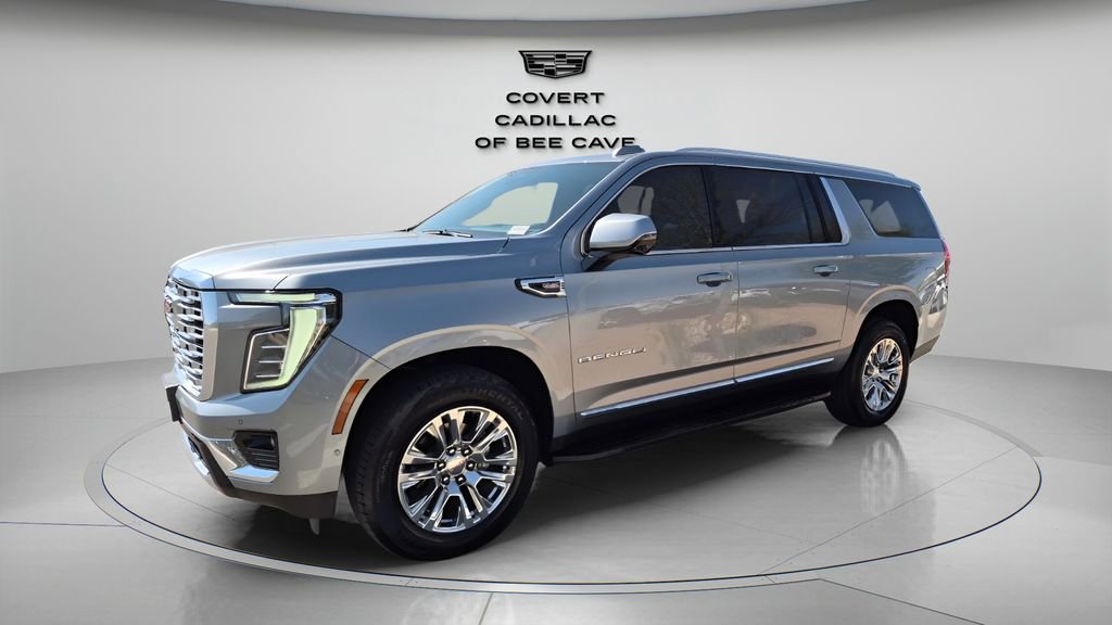 Used 2025 GMC Yukon XL Denali image 3