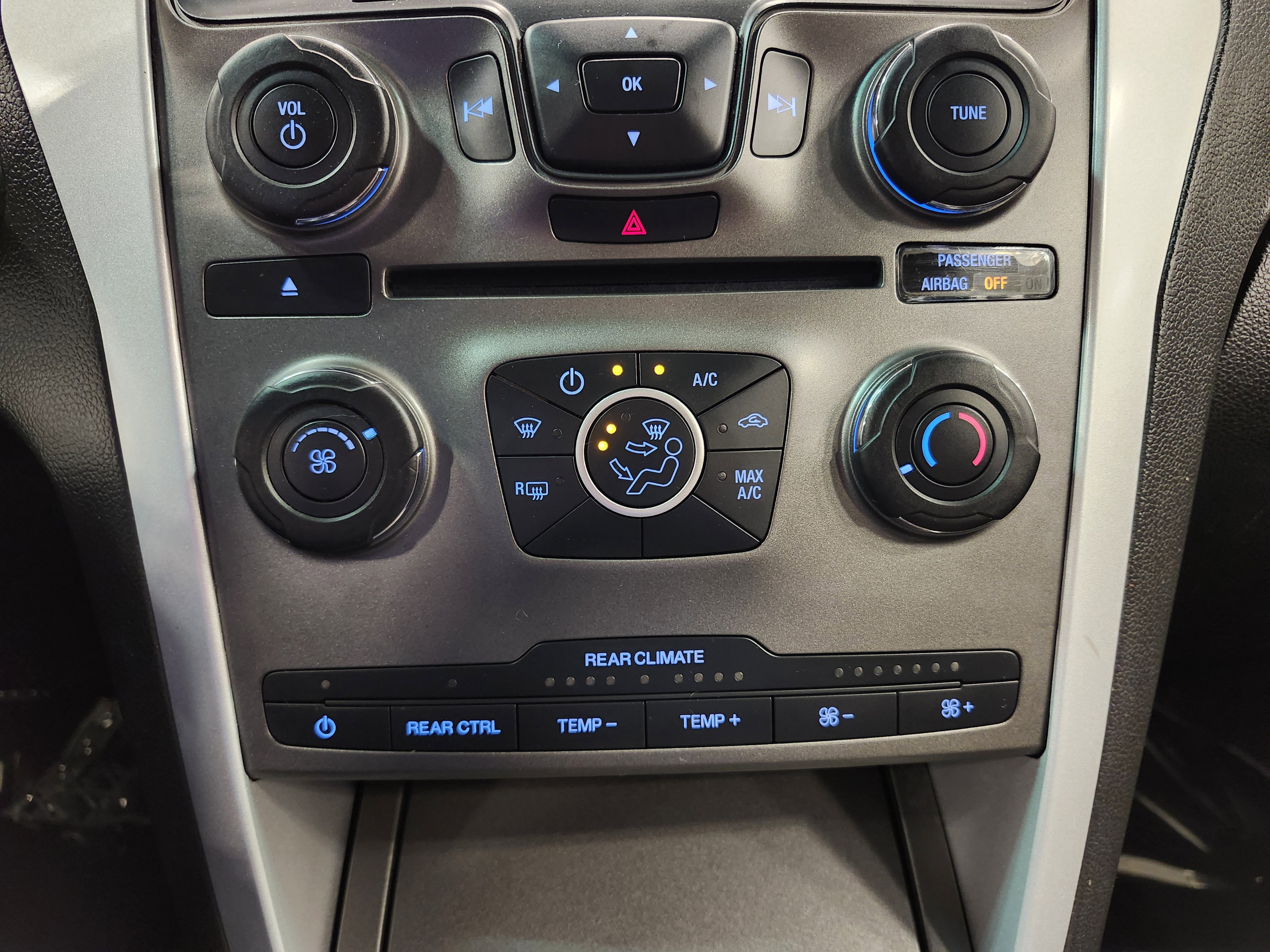 Used 2014 Ford Explorer XLT image 6