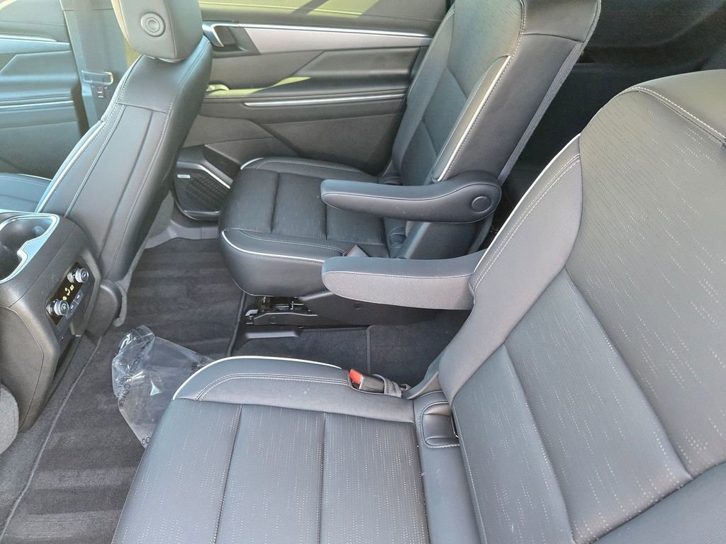 Used 2025 Buick Enclave Sport Touring w/ Power Package image 9