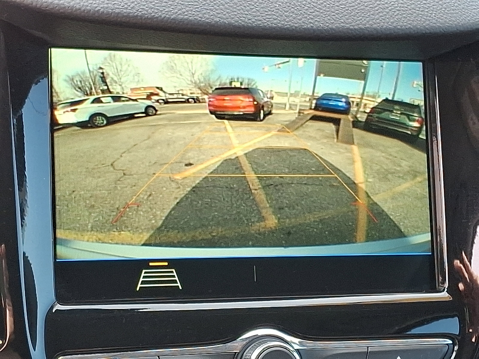 Used 2019 Chevrolet Trax LT w/ LT Convenience Package image 19