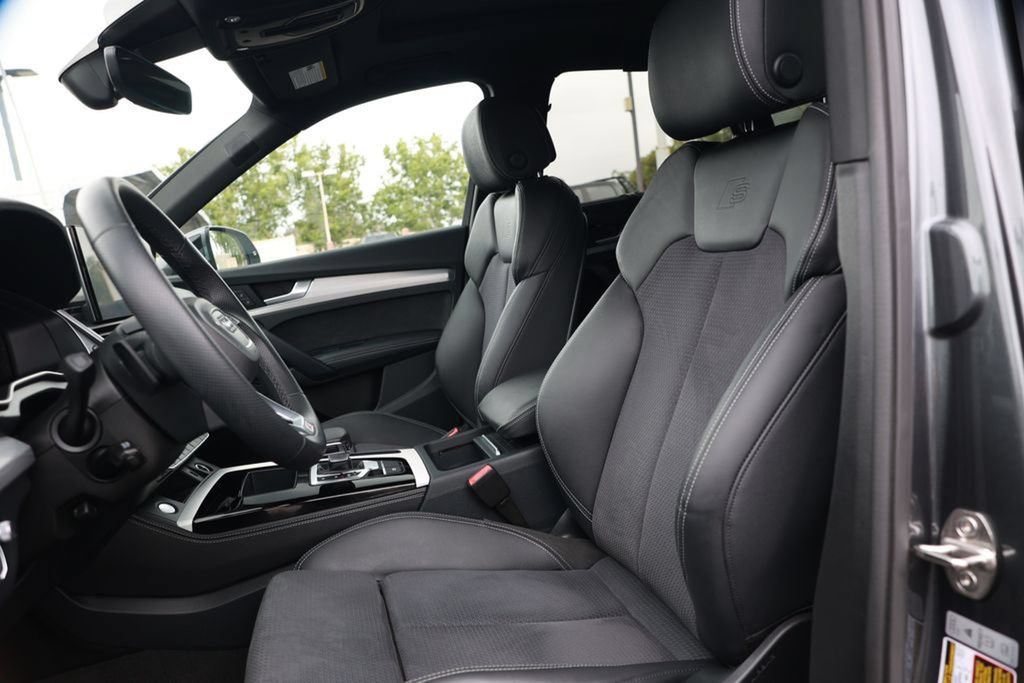 Used 2024 Audi Q5 e Prestige w/ Prestige Package AWD/4WD image 18