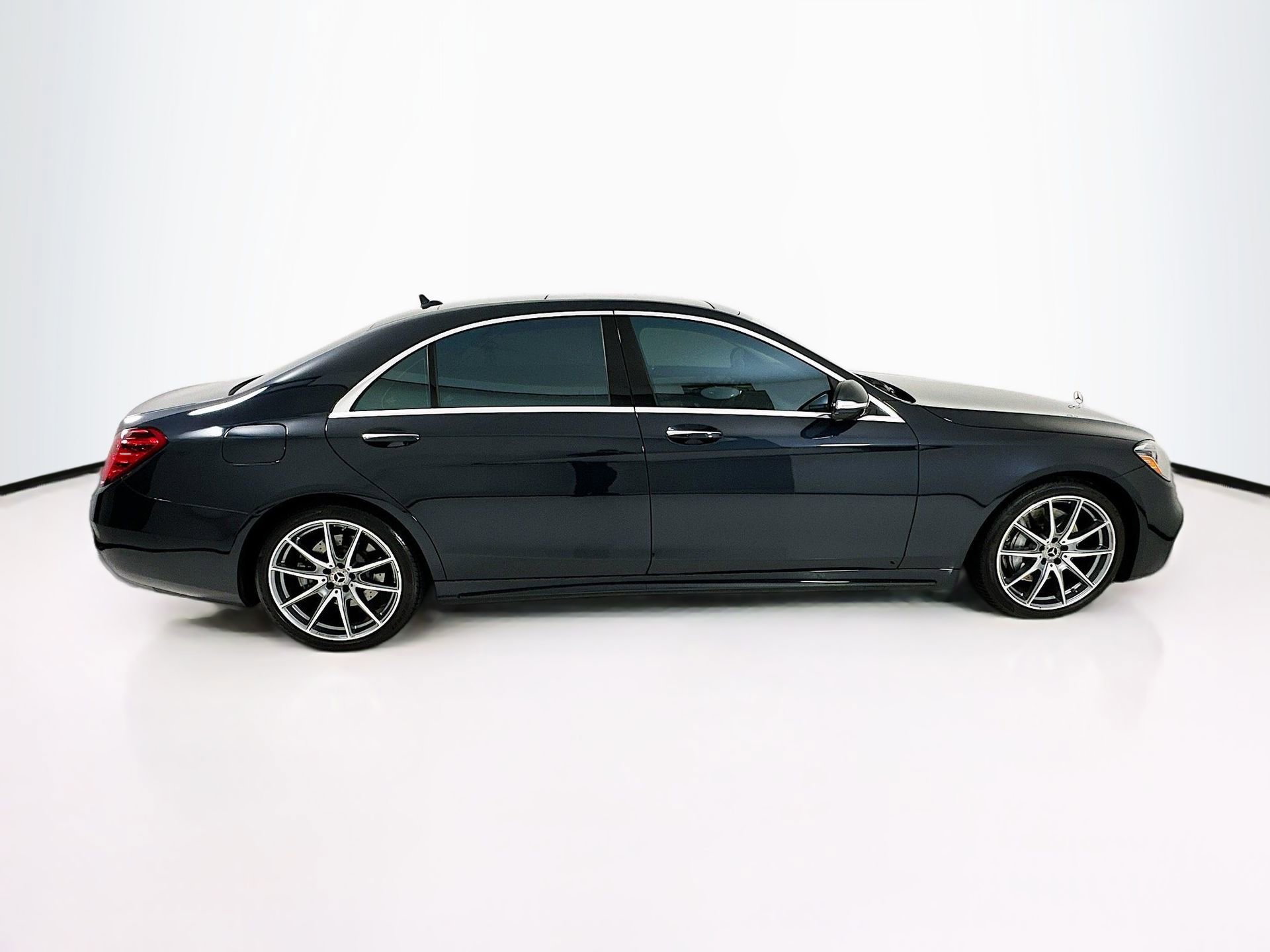 Used 2020 Mercedes-Benz S 560 Sedan image 9