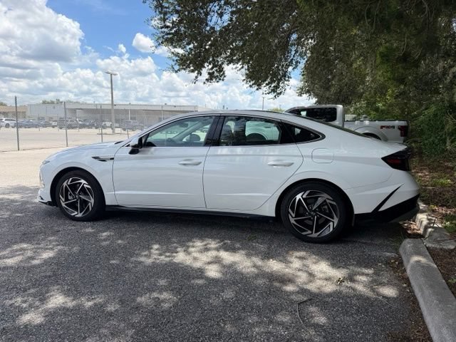 Used 2024 Hyundai Sonata SEL w/ Convenience Package FWD image 4