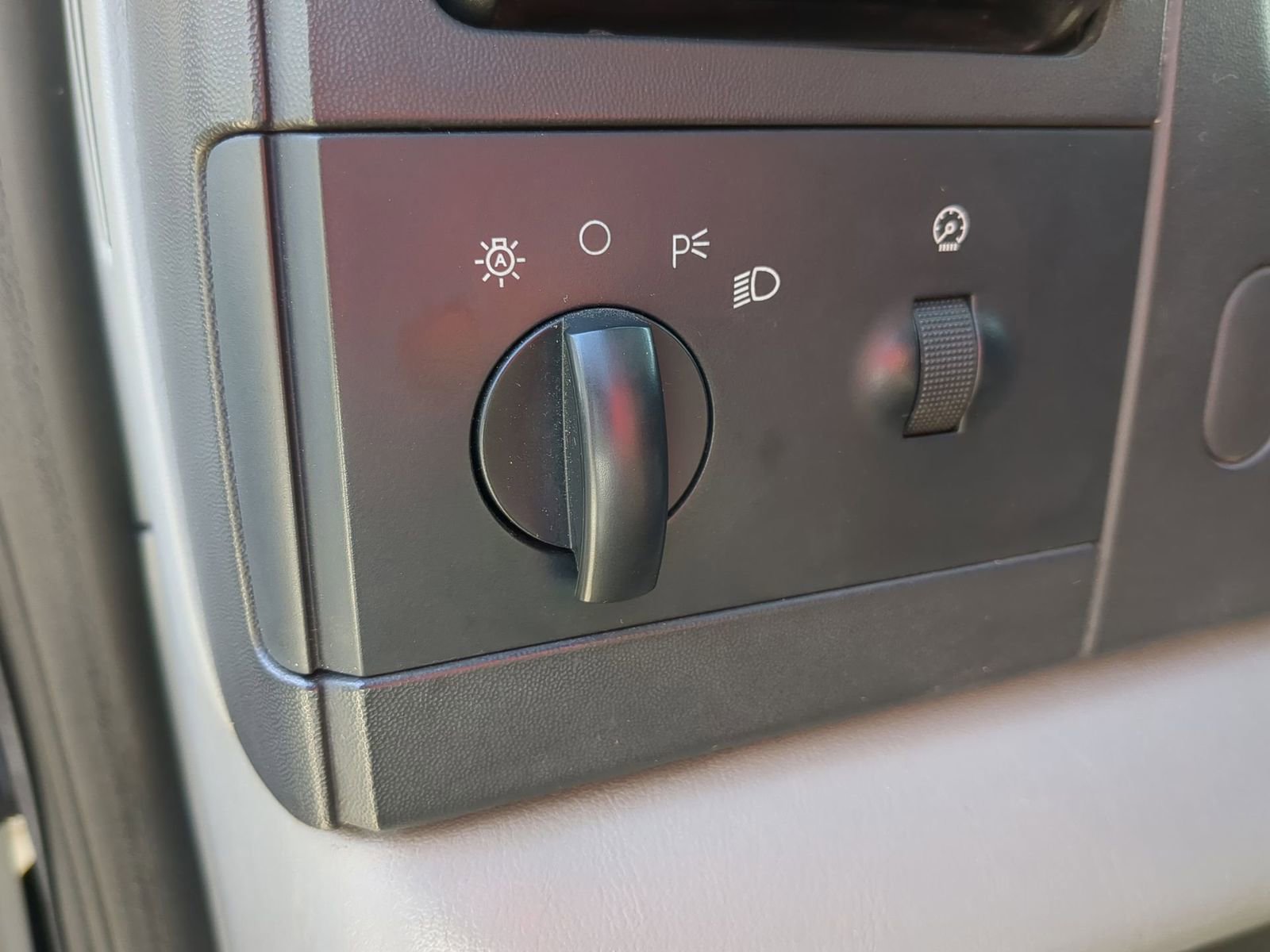 Used 2006 Ford F350 XLT image 17