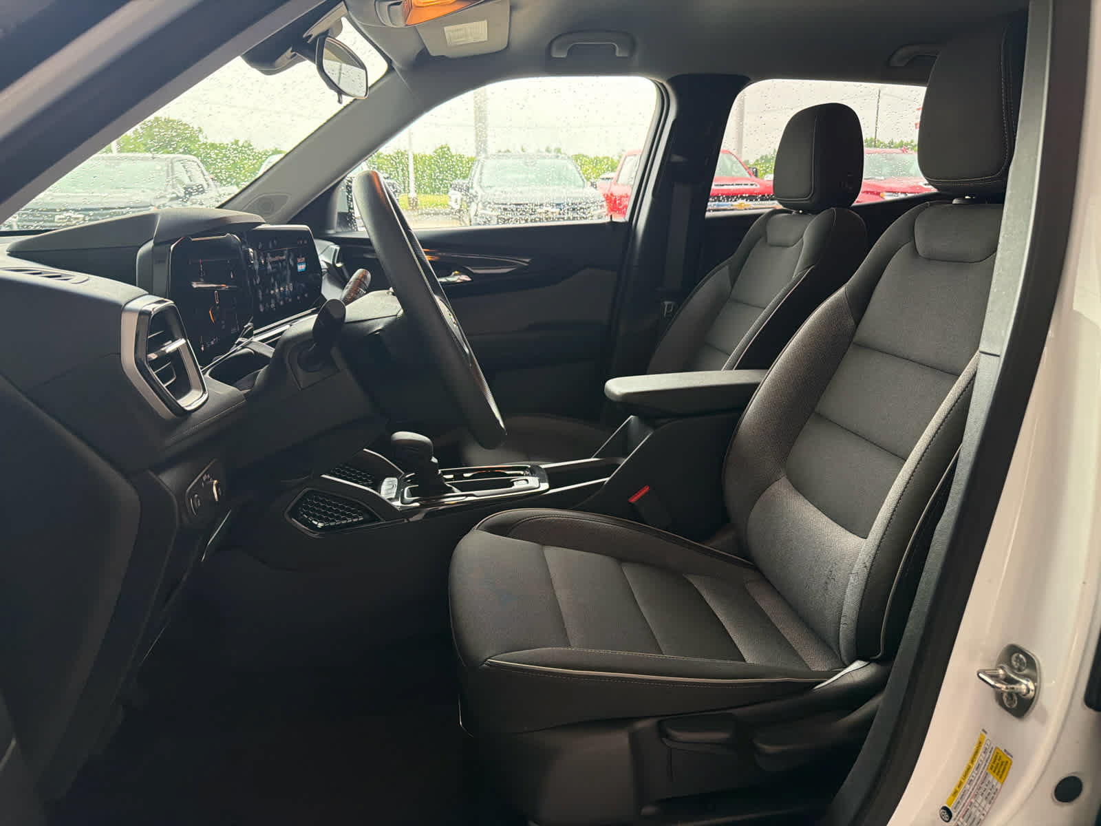 Used 2024 Chevrolet TrailBlazer LT AWD/4WD image 14