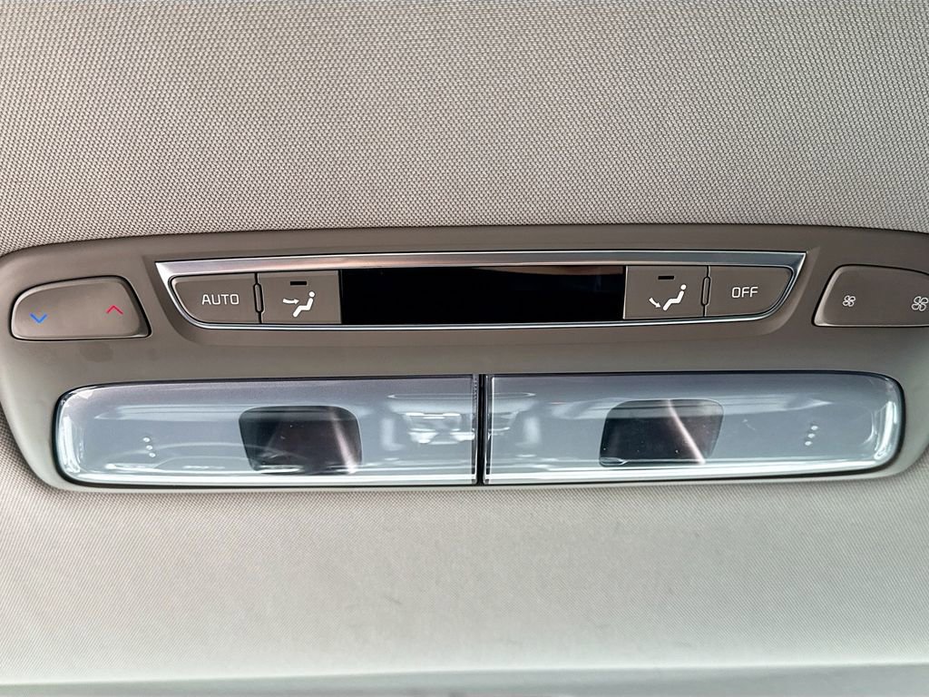 Used 2025 Kia Telluride S FWD image 27