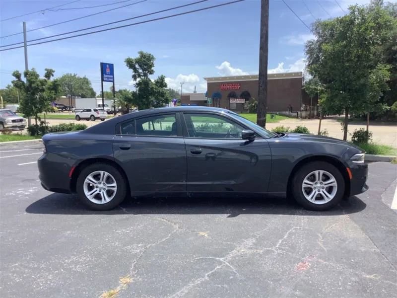 Used 2019 Dodge Charger SXT RWD image 4