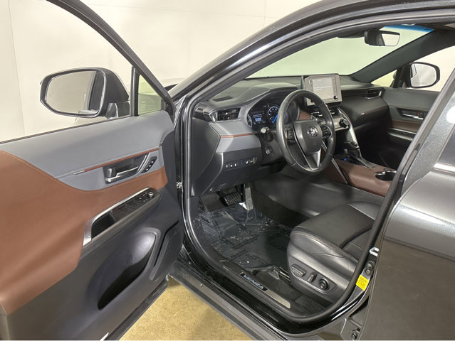 Used 2021 Toyota Venza XLE w/ Softex Package image 2