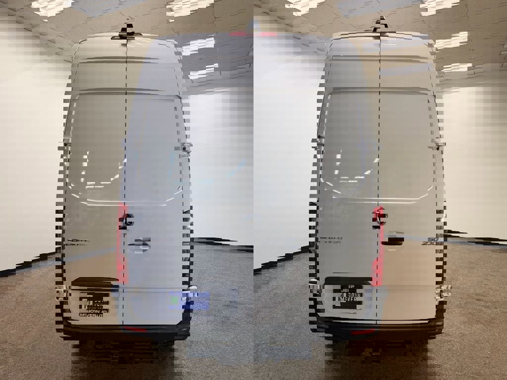 Used 2025 Mercedes-Benz Sprinter 2500 image 4