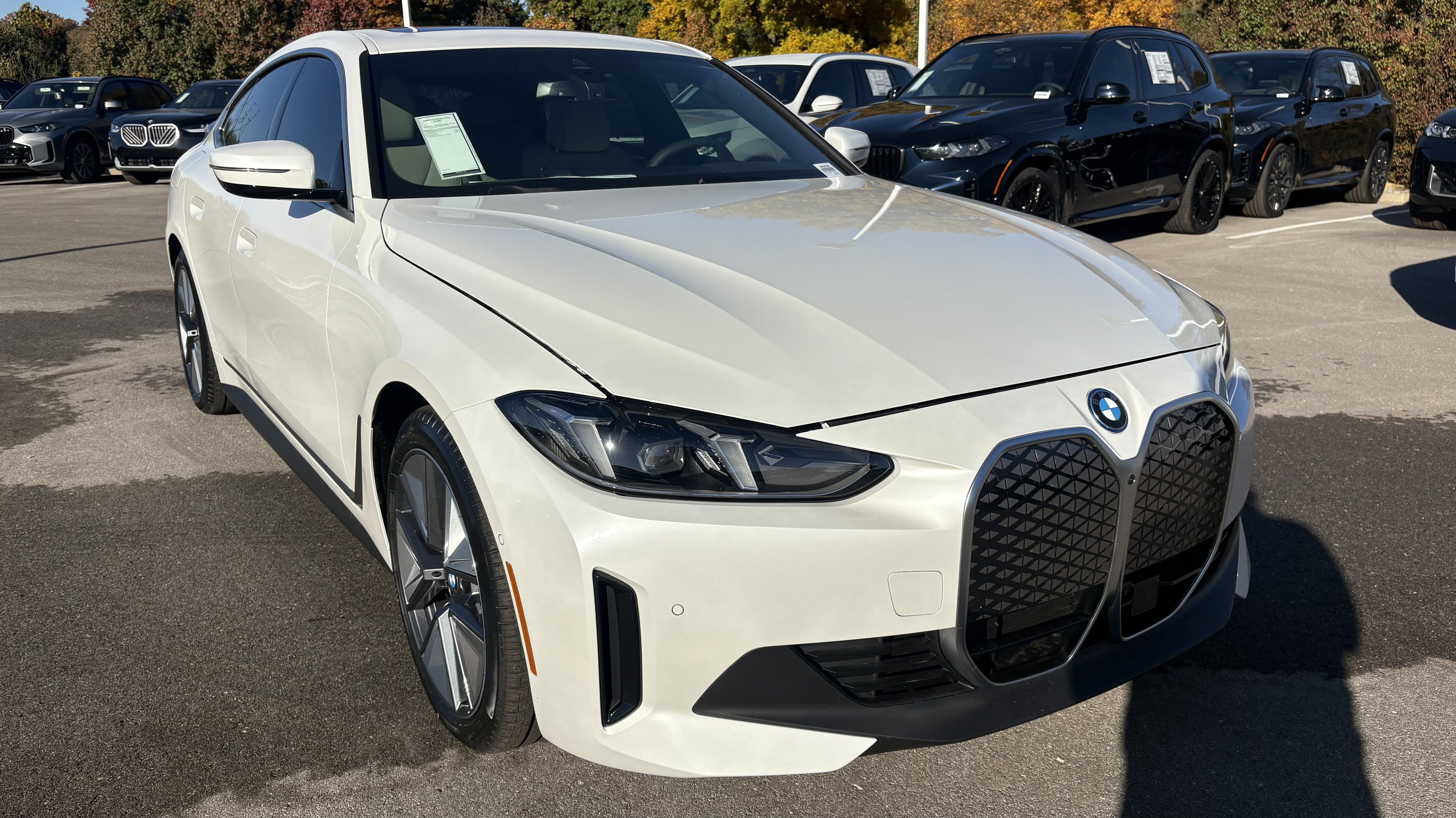 Used 2025 BMW i4 xDrive40i w/ Premium Package AWD/4WD image 2