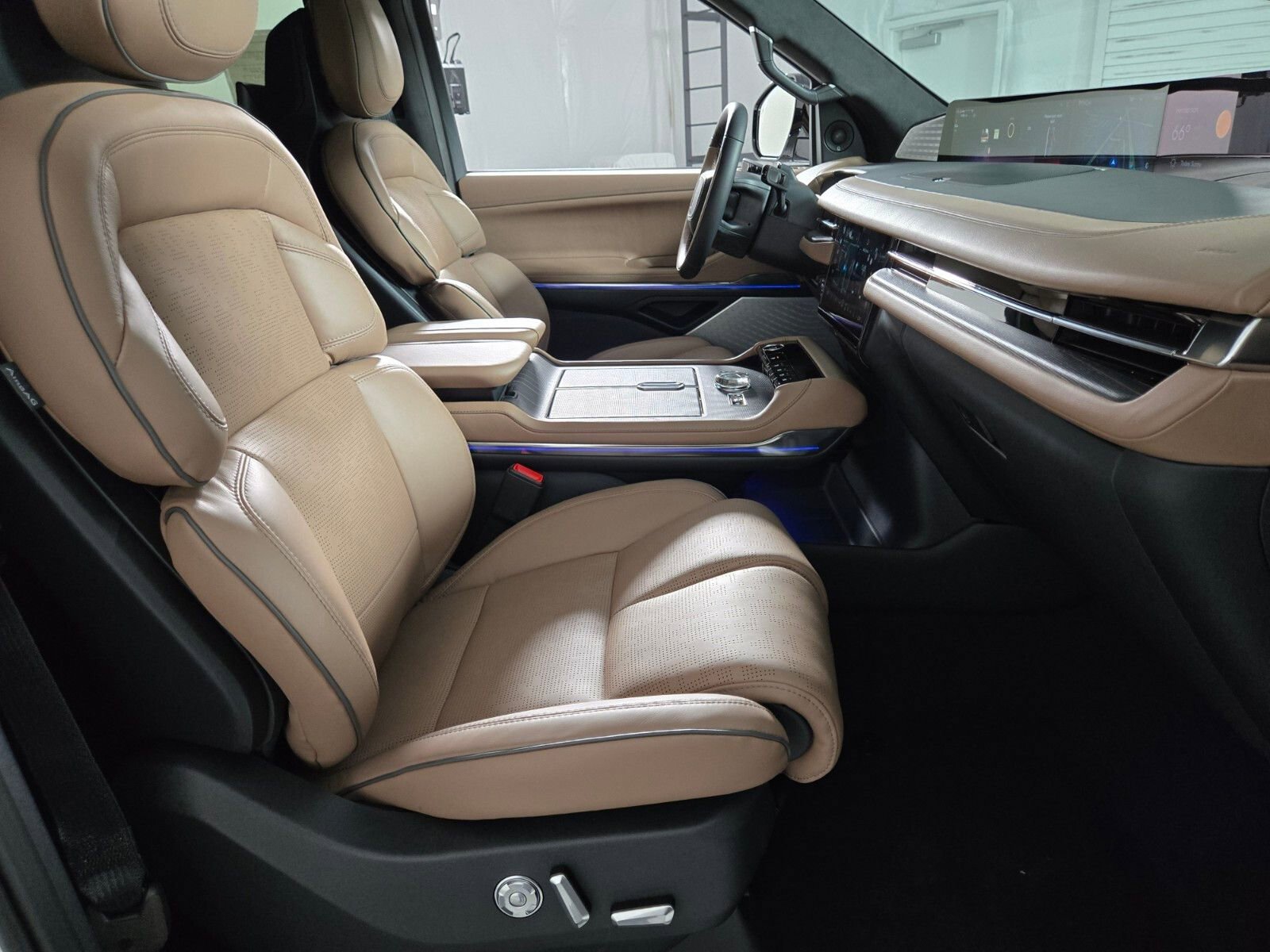 New 2026 Lincoln Navigator L Black Label image 22