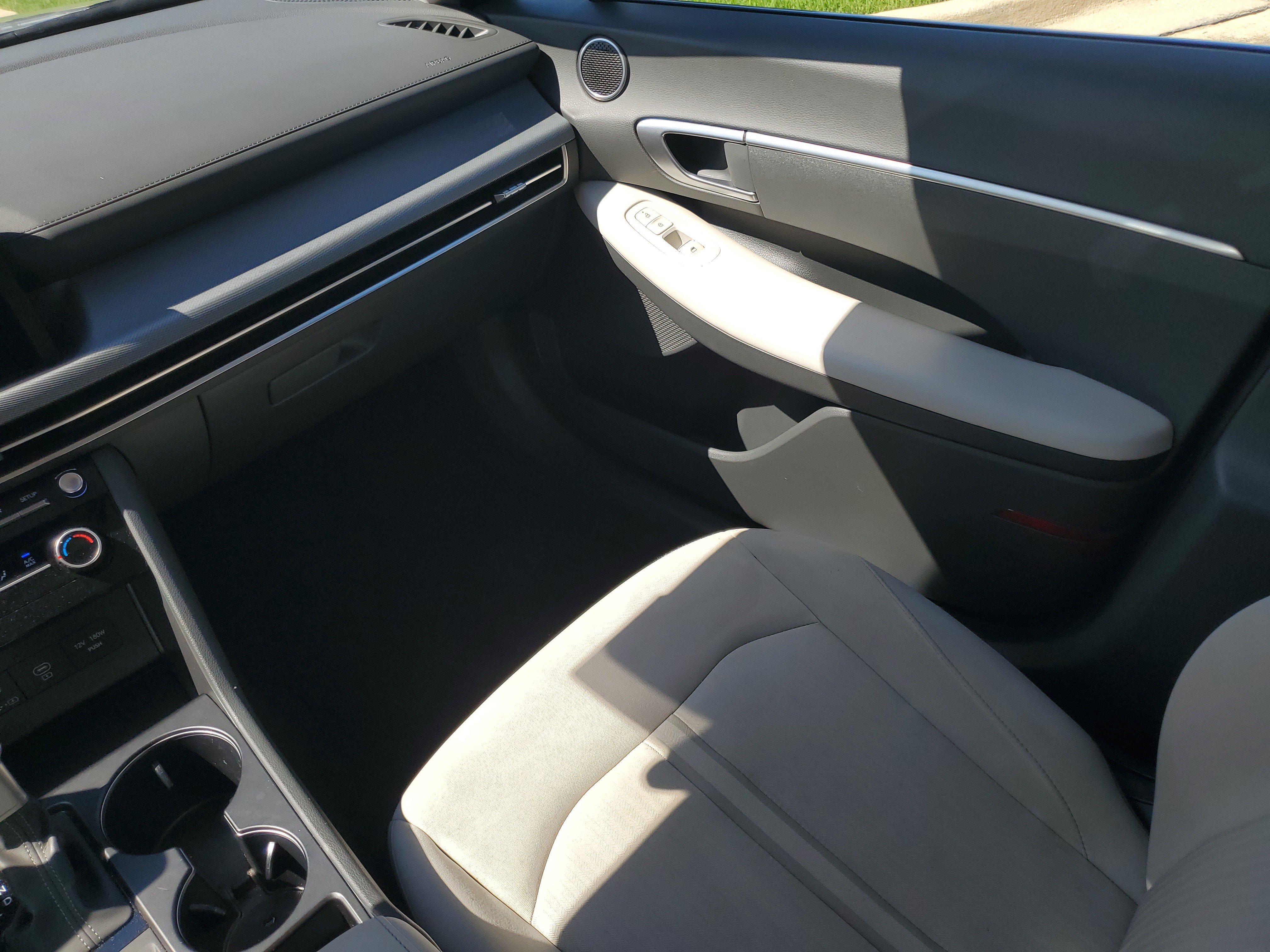 Used 2025 Hyundai Sonata SE FWD image 29