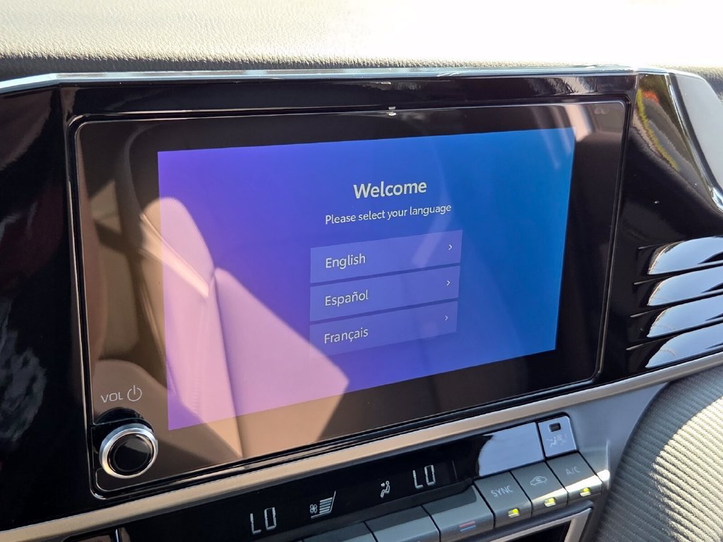 Used 2025 Toyota Camry SE FWD image 18