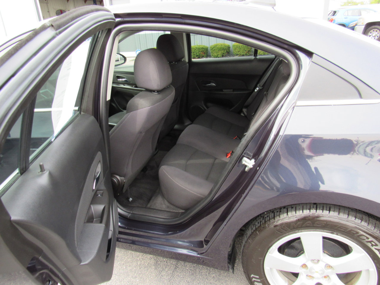 Used 2015 Chevrolet Cruze LT image 28