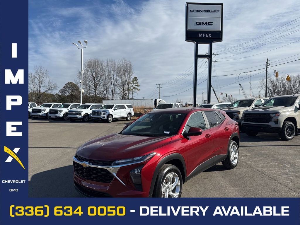 Used 2025 Chevrolet Trax LS w/ LS Convenience Package image 1