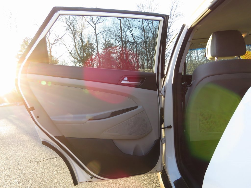 Used 2016 Hyundai Tucson SE w/ Option Group 02 image 18