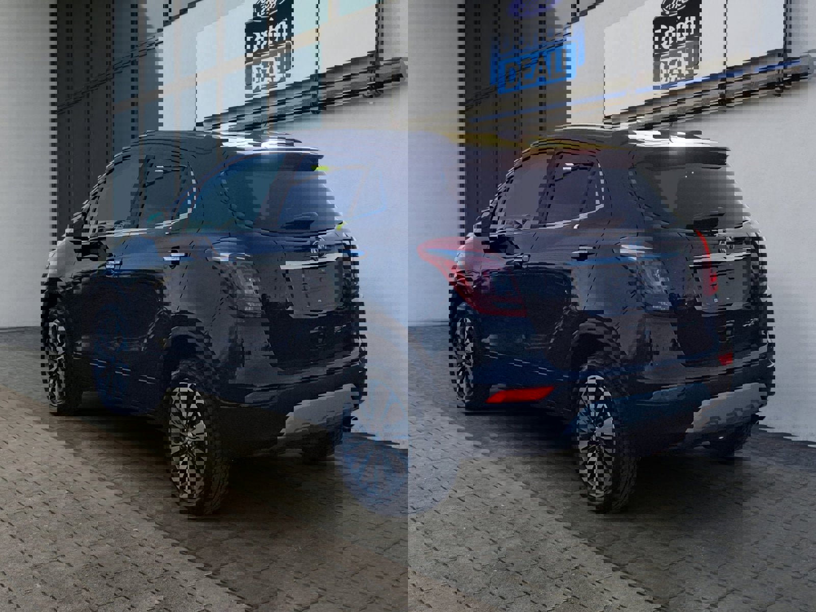 Used 2021 Buick Encore Preferred w/ Safety Package image 5