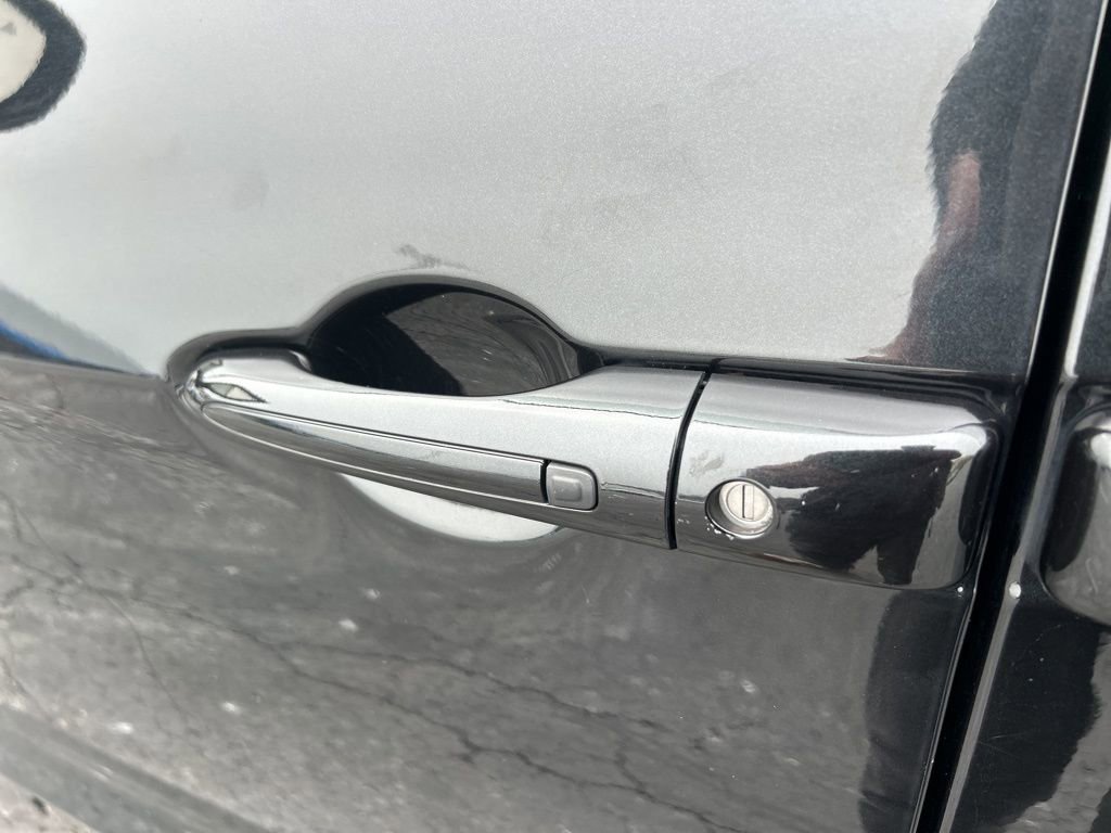 Used 2024 Chrysler Pacifica Premium image 14