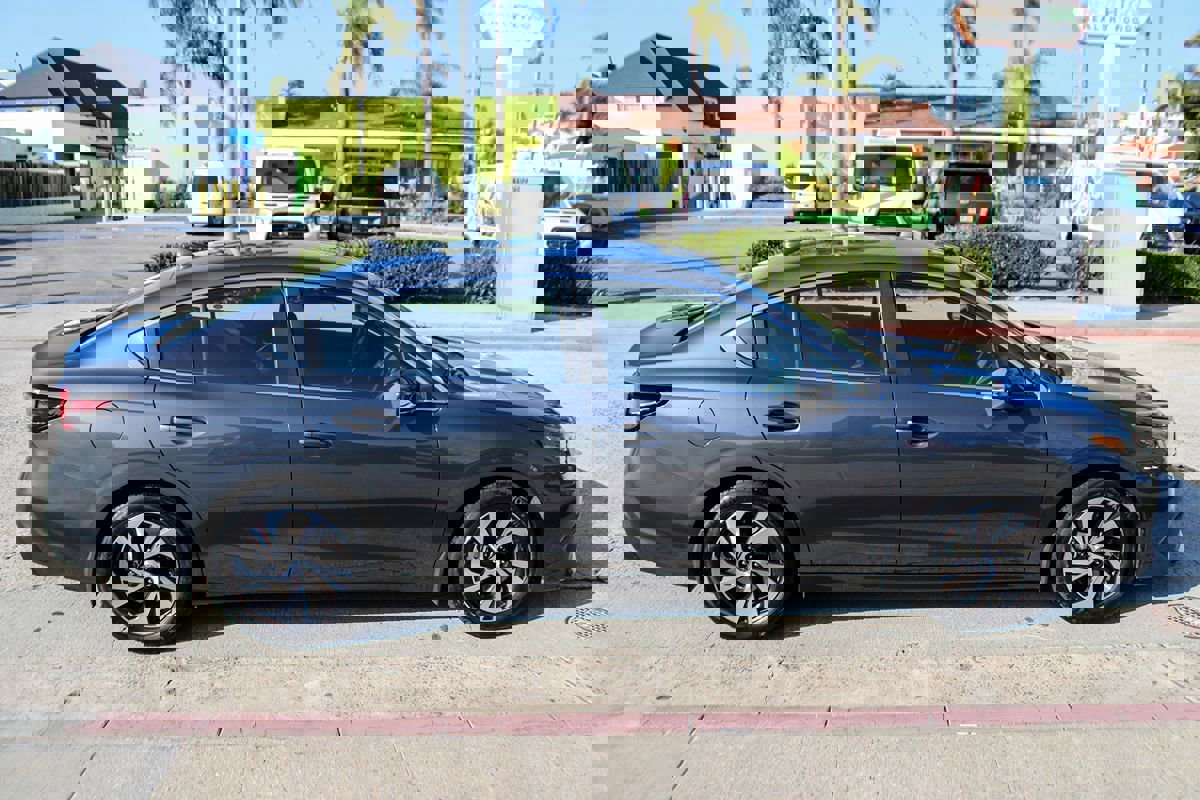 Used 2020 Subaru Legacy Premium image 7