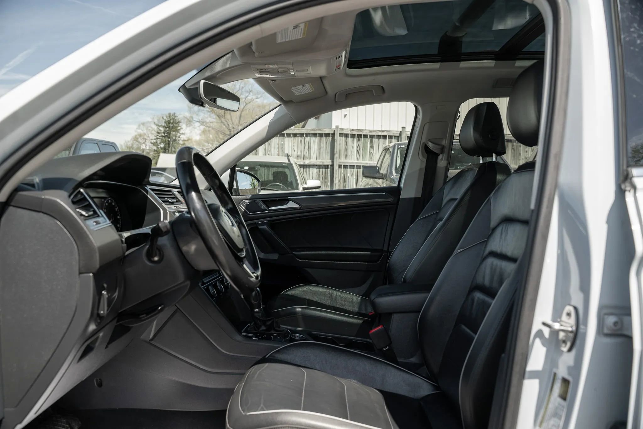 Used 2019 Volkswagen Tiguan SEL Premium AWD/4WD image 7