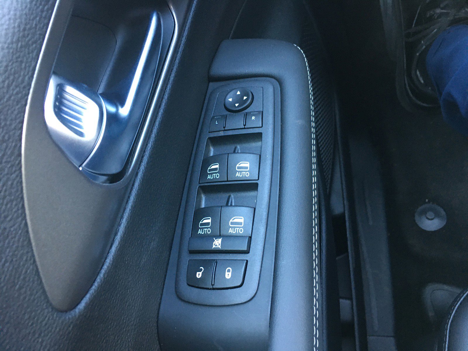 New 2025 Chrysler Pacifica Select image 30