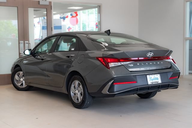 Certified 2025 Hyundai Elantra SE FWD image 27