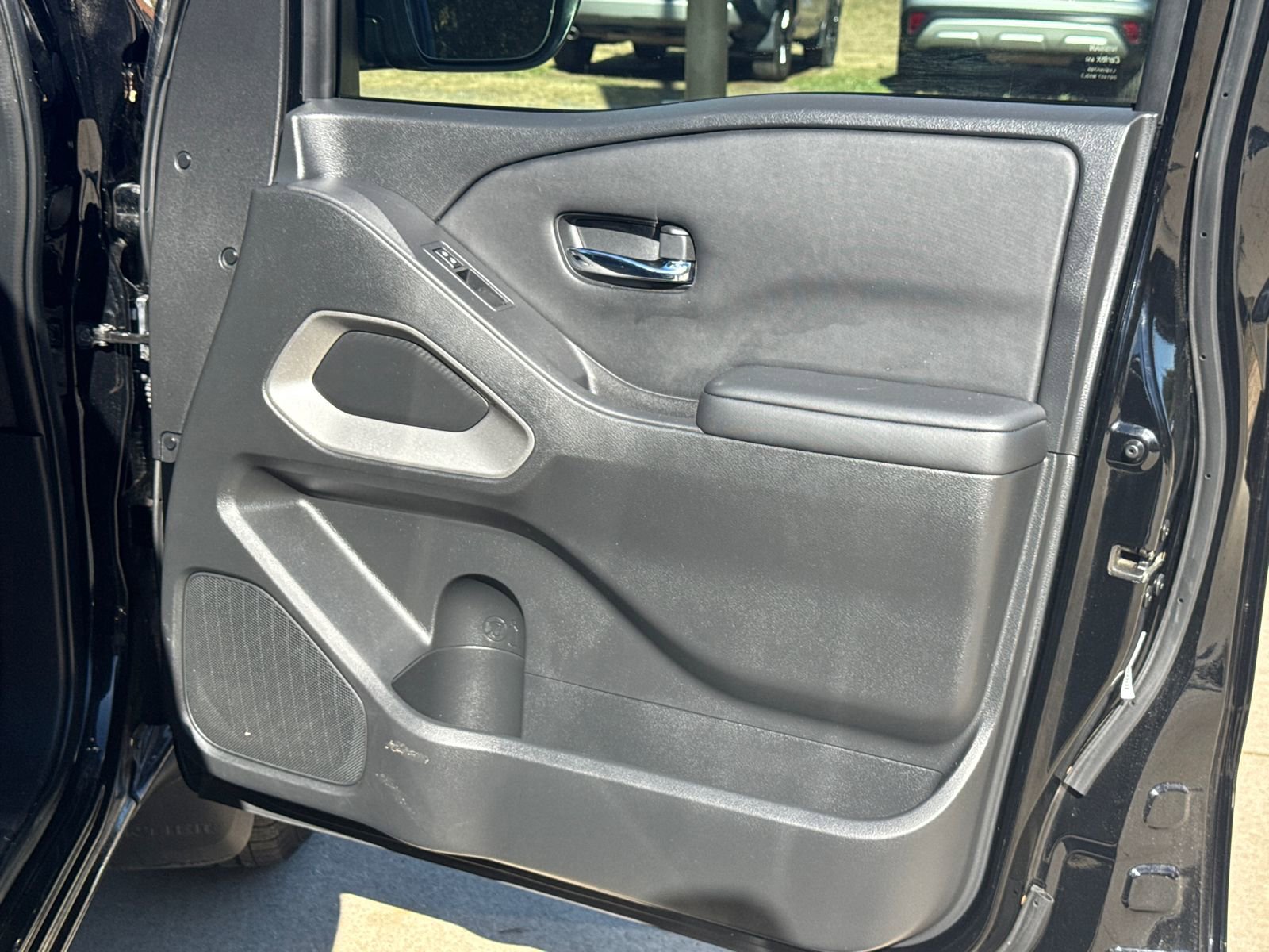 Used 2024 Nissan Frontier SV w/ SV Convenience Package image 14