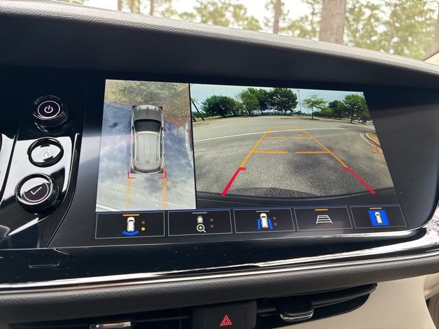 Used 2023 Buick Envision Avenir AWD/4WD image 32