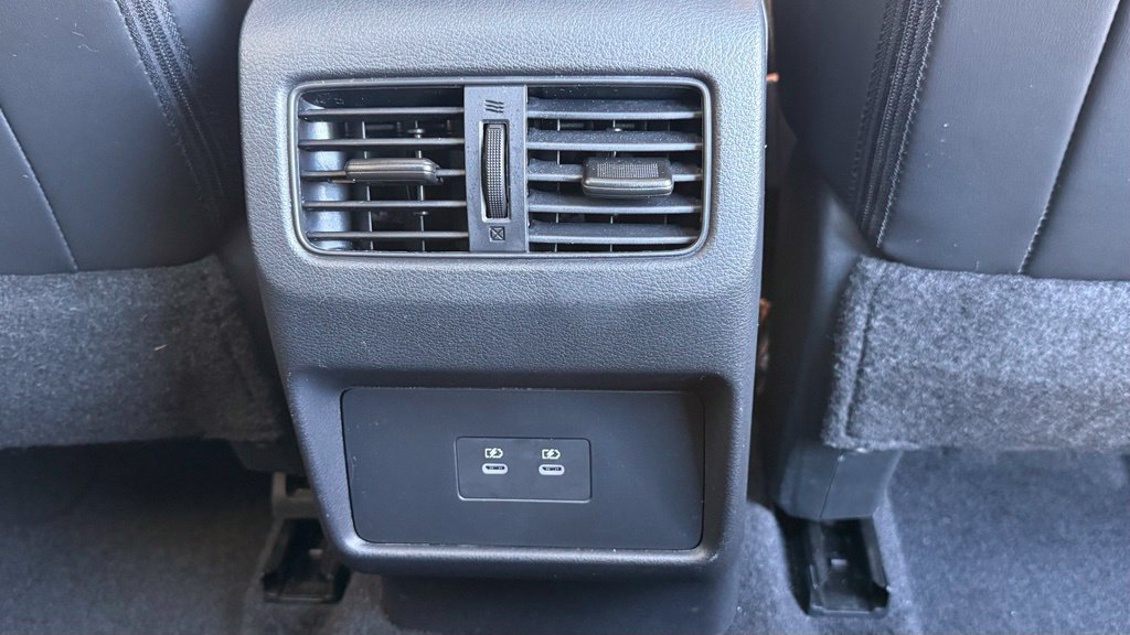 Used 2024 Nissan Rogue SV w/ SV Premium Package FWD image 33