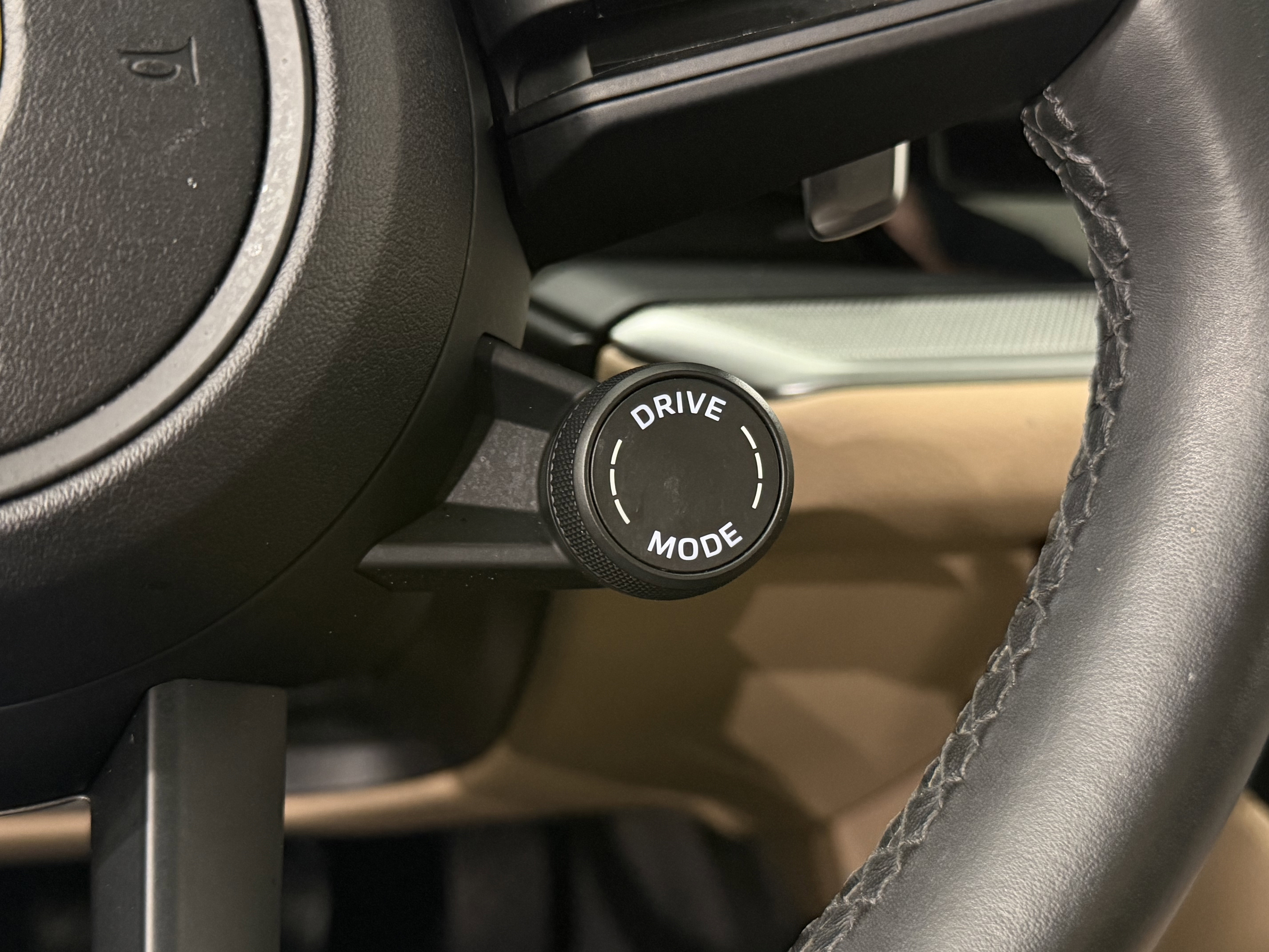 Certified 2024 Porsche Cayenne w/ Premium Package Plus (PFM) image 50